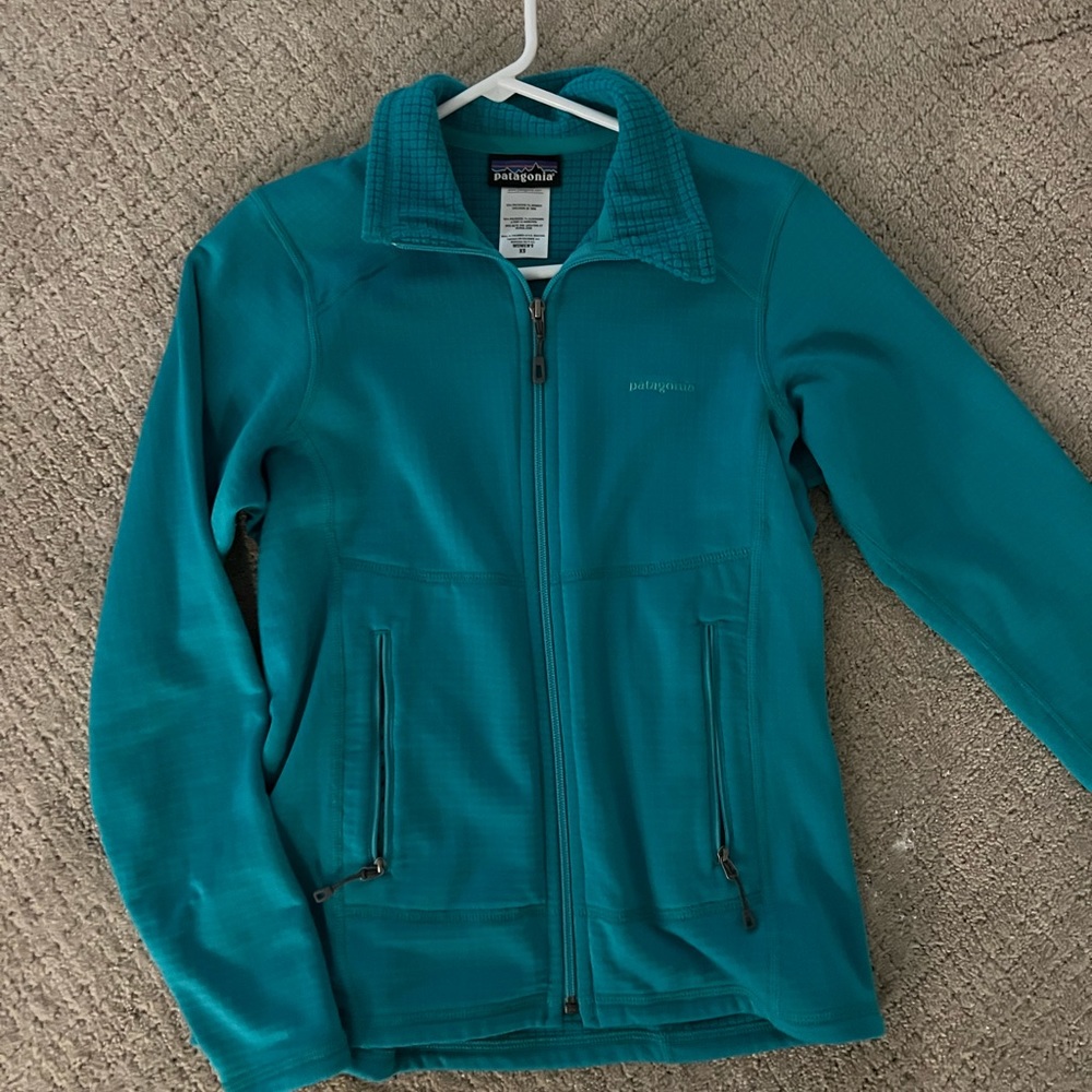 Patagonia base layer zip up pretty turquoise color size xs